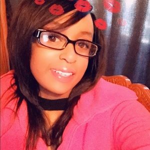 Meet your Posher, Desirae